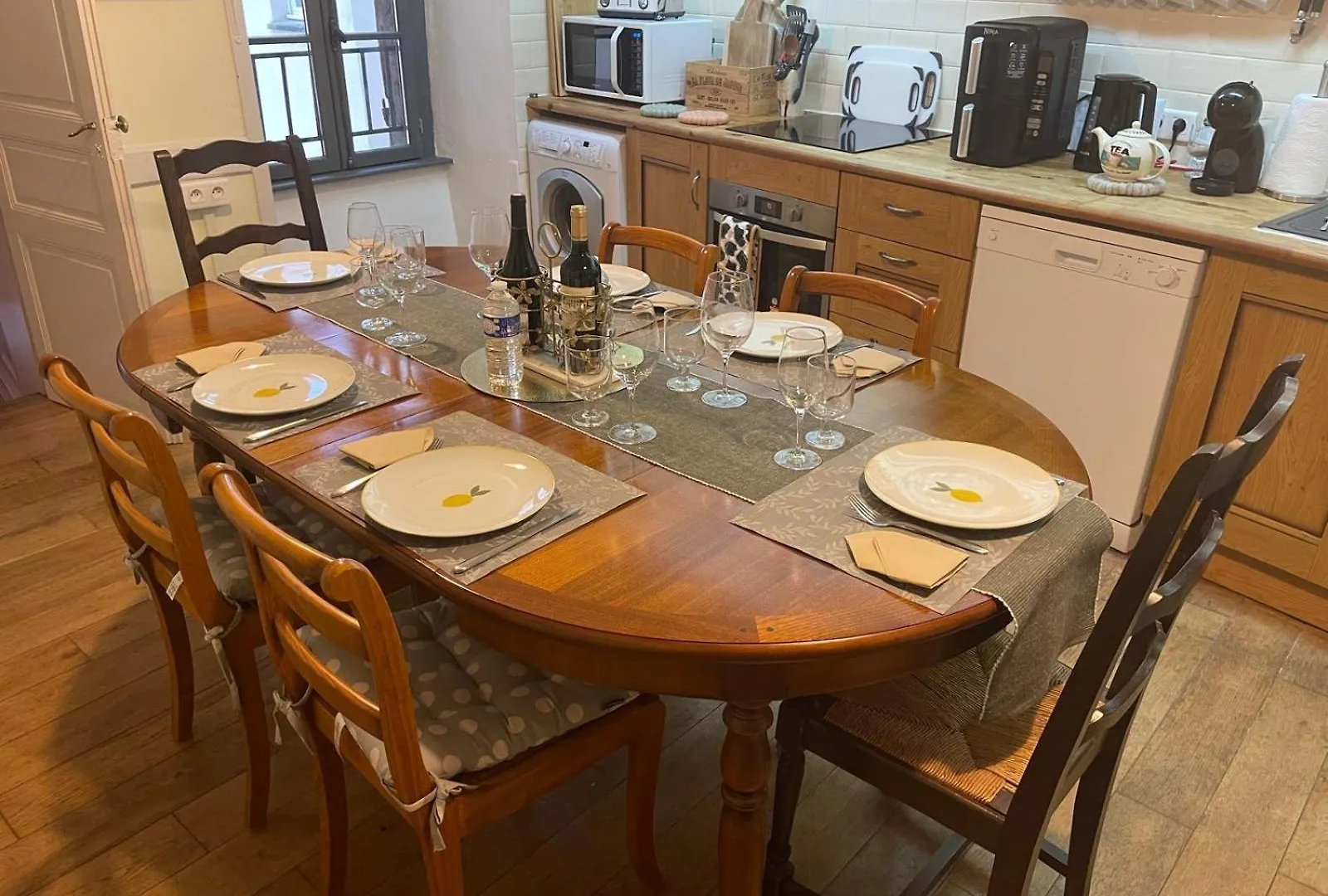度假居 Chez Dizjon, A Stunning Canalside Property 若瑟兰